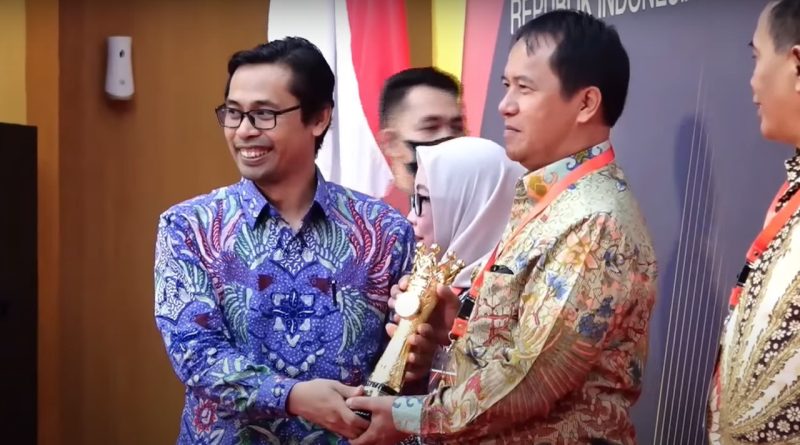 KABUPATEN LAMPUNG BARAT MENERIMA PENGHARGAAN INNOVATIVE GOVERNMENT AWARD (IGA) 2022